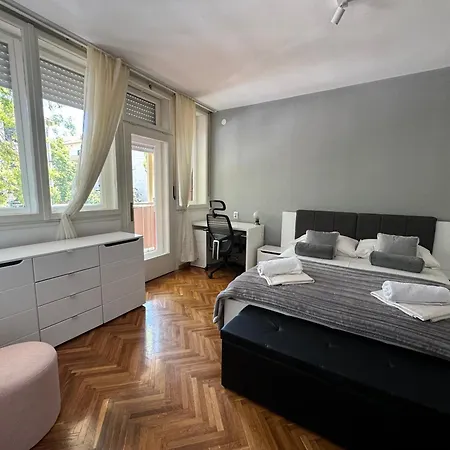 Large 3br Family In The Center And 5bd Spalato