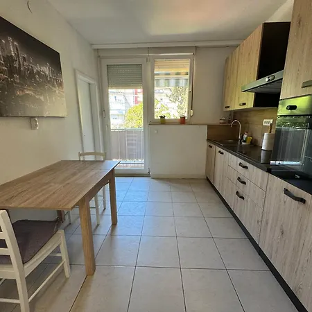 Large 3br Family In The Center And 5bd Apartamento Split