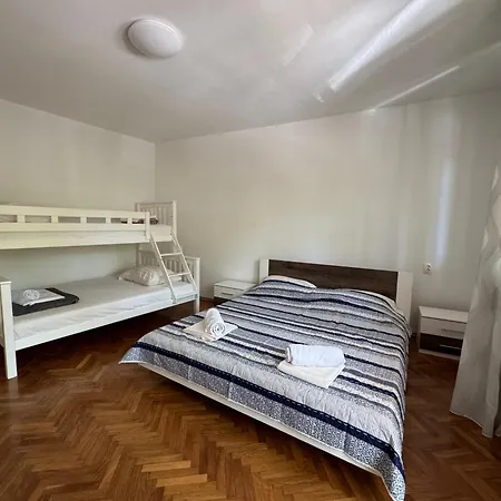 Large 3br Family In The Center And 5bd Apartamento Split