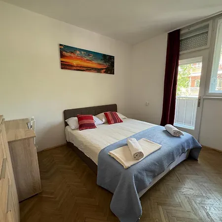 Large 3br Family In The Center And 5bd Apartmán *